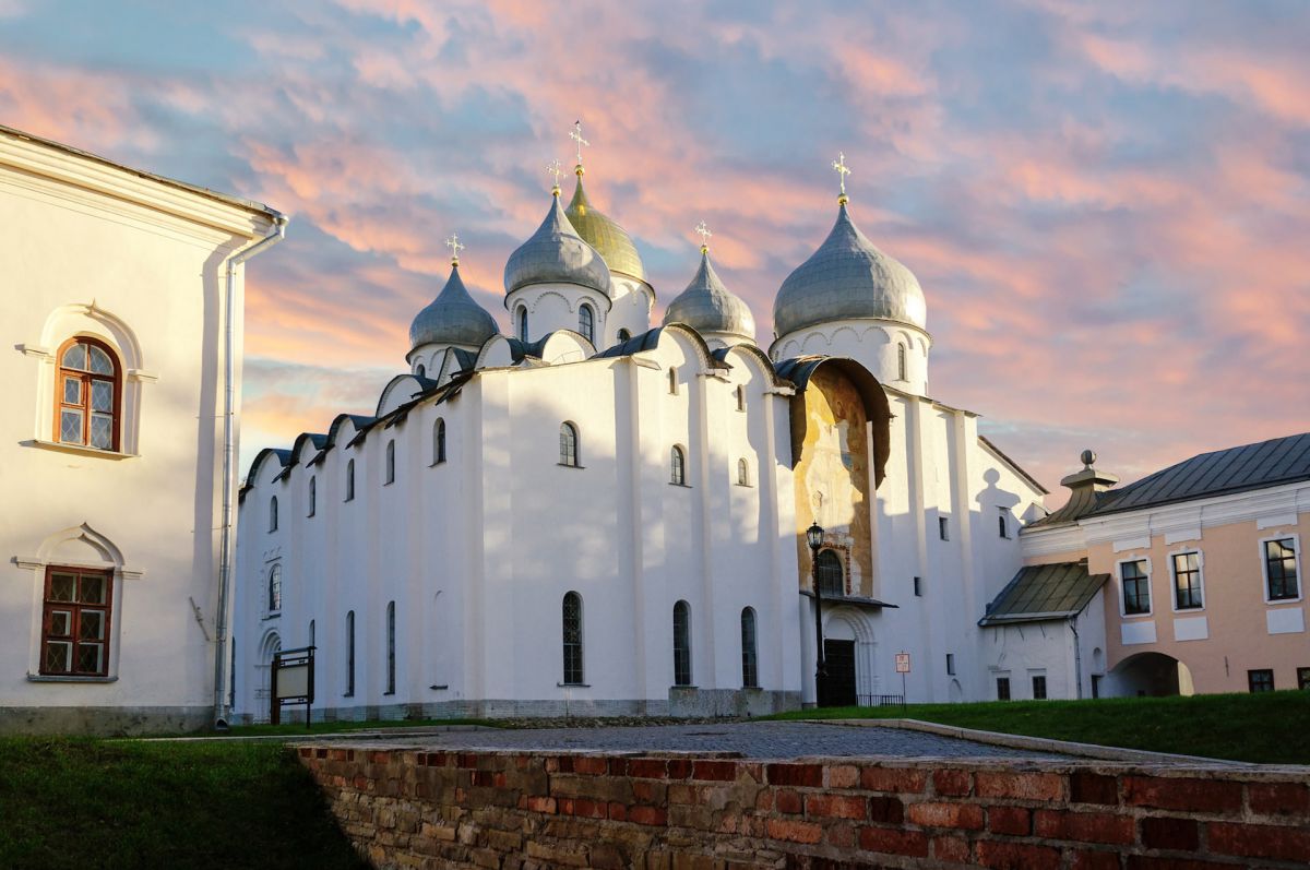 Храм в новгороде